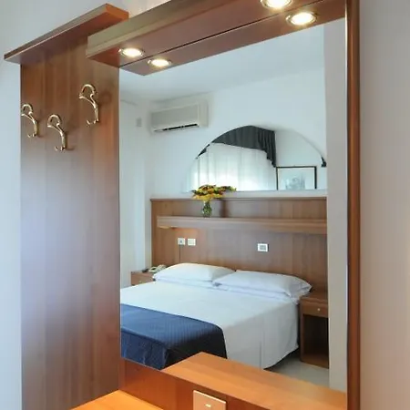 Mimosa فندق لينانو سابيادورو