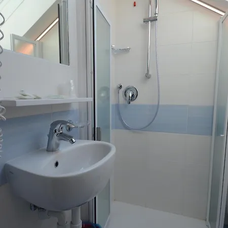 Mimosa Hotel 3*